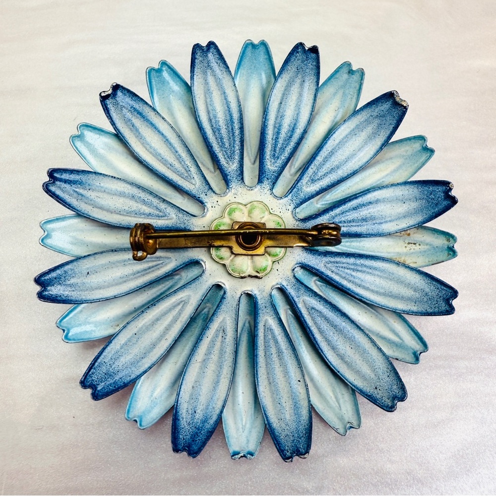 Vintage Blue and Light Blue Large Flower Brooch - Picture 6 of 9